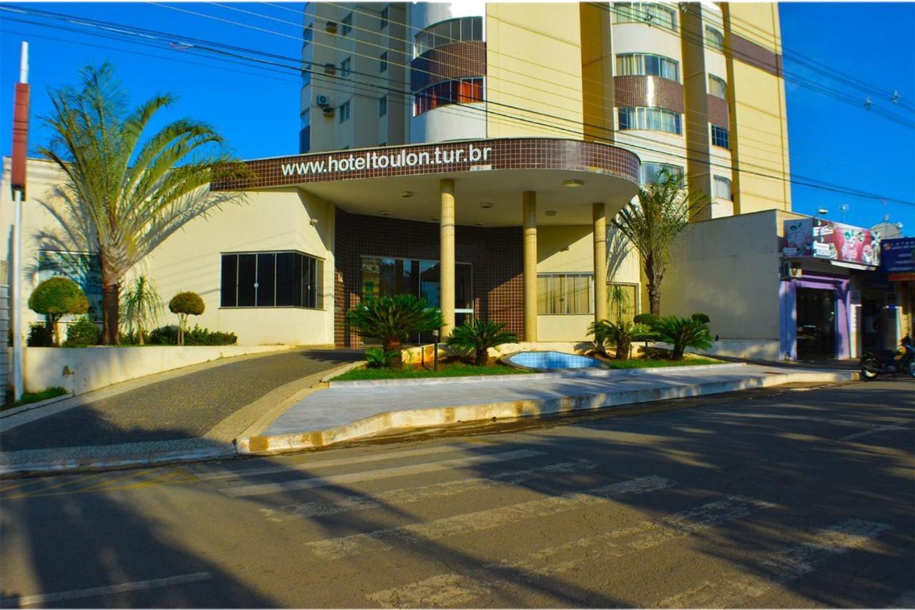 CONDOMINIO TOULON PARK CALDAS NOVAS